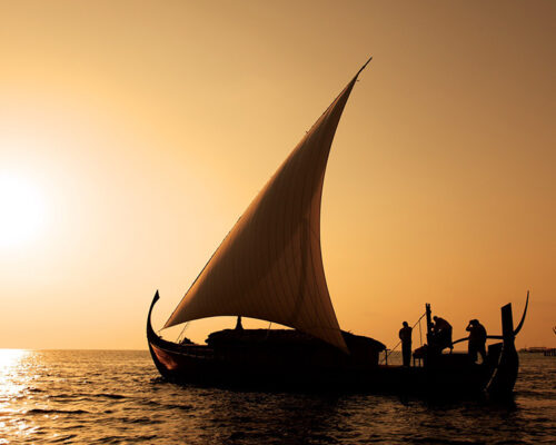 _0010_ocean-sun-sets-maldives-sailing-sunset-boat-baros-island-hd-android-free-download