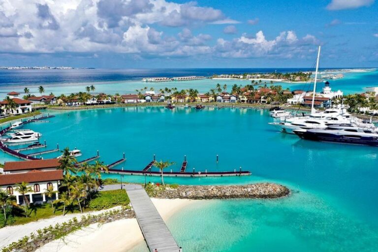 CROSSROADS Maldives properties CROSSROADS Maldives properties in South Male' Atoll