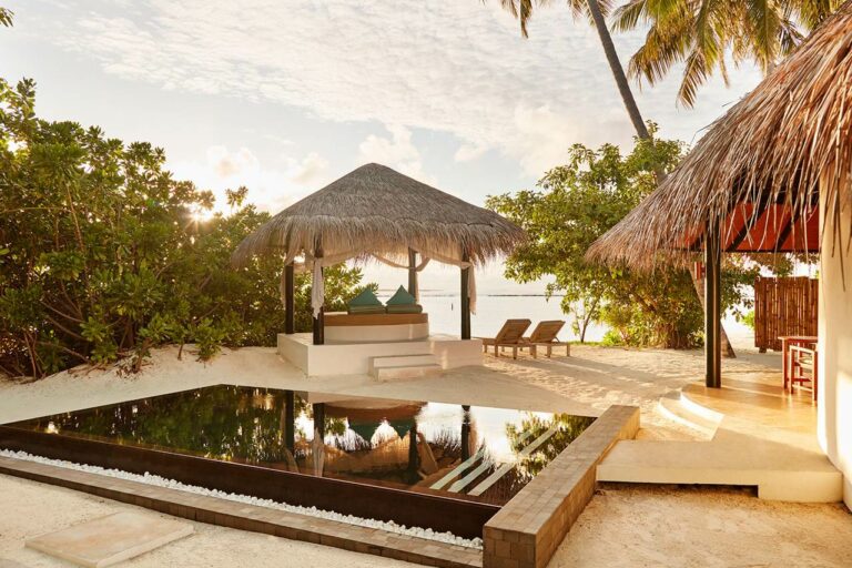 Glasgow Declaration Signed by Sun Siyam Iru Fushi. Photo Credit: Sun Siyam Resorts via Google Images Glasgow Declaration Signed by Sun Siyam Iru Fushi. Photo Credit: Sun Siyam Resorts via Google Images